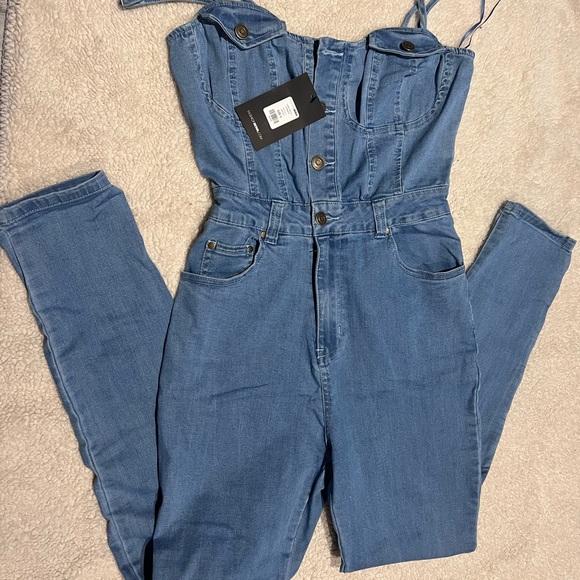 NWT Fashion Nova Loren Denim jumpsuit size small - Picture 1 of 3